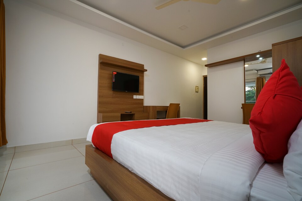 OYO 14419 Aaziya Inn, Aluva Kalamassery Kochi, Kochi