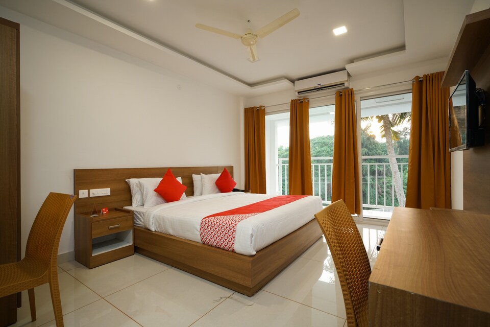 OYO 14419 Aaziya Inn, Aluva Kalamassery Kochi, Kochi