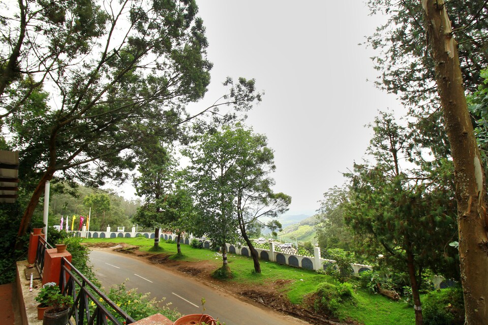 Capital O 14434 Hotel RJ Inn, Ooty Kotagiri Road-II, Ooty