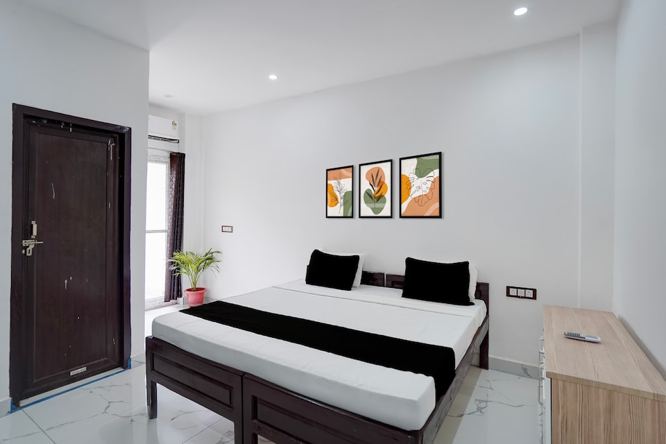 Hotel O Park Palace , Vikas Nagar Lucknow, Lucknow