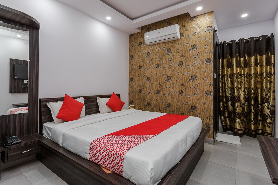 OYO 14447 Bharat regency, Railway Station - Bhopal, Bhopal