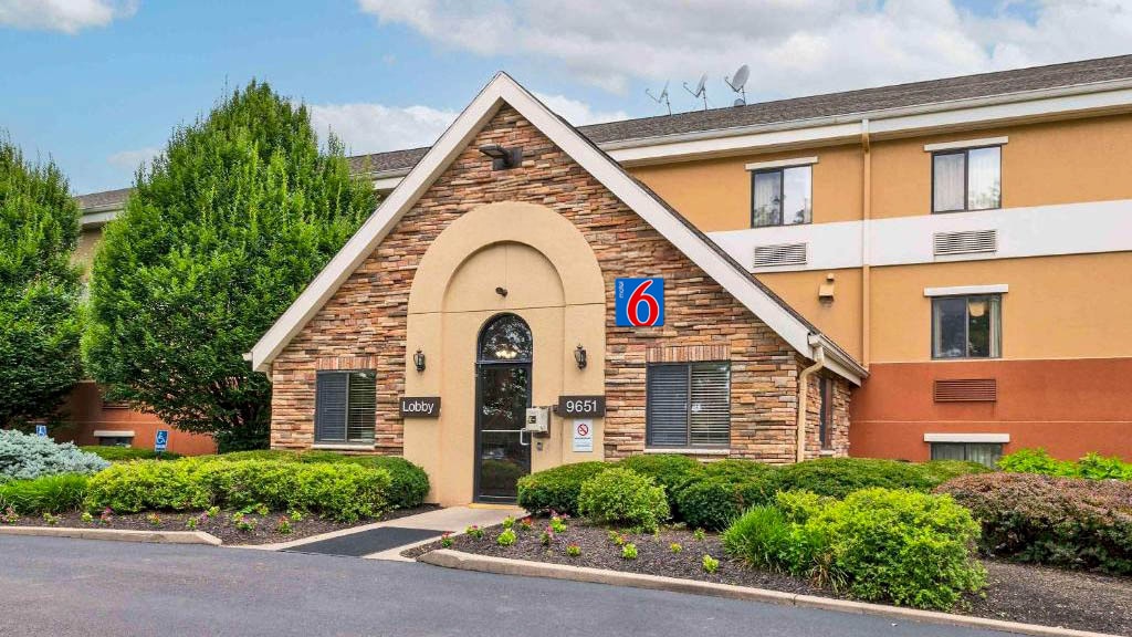 Motel 6 Suites Fairfield, OH - Cincinnati, Motel 6 Cincinnati OH, Book @ $61