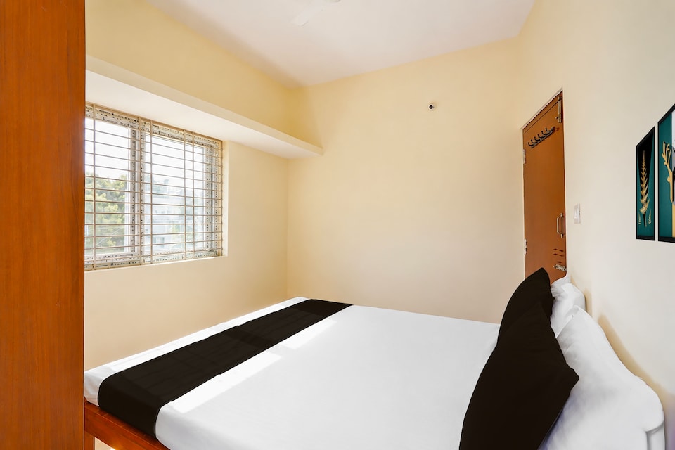 SPOT ON L N S Paying Guest House , Malleshwaram, Bangalore