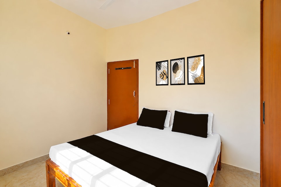 SPOT ON L N S Paying Guest House , Malleshwaram, Bangalore