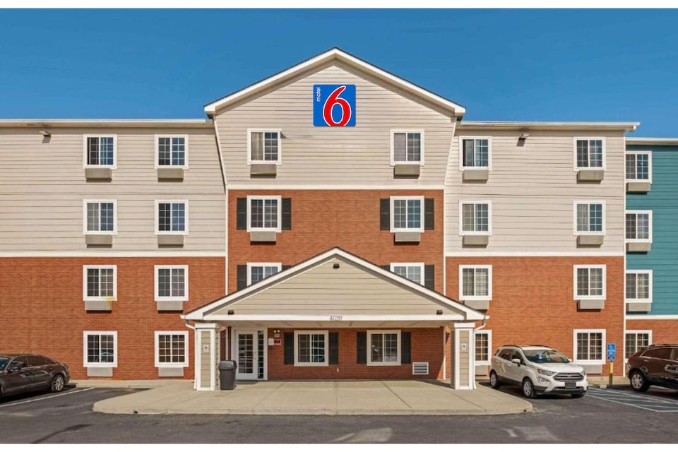 Motel 6 Cincinnati Sharonville, OH, C45241, Cincinnati OH