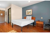 Motel 6 Suites Cincinnati Sharonville, OH