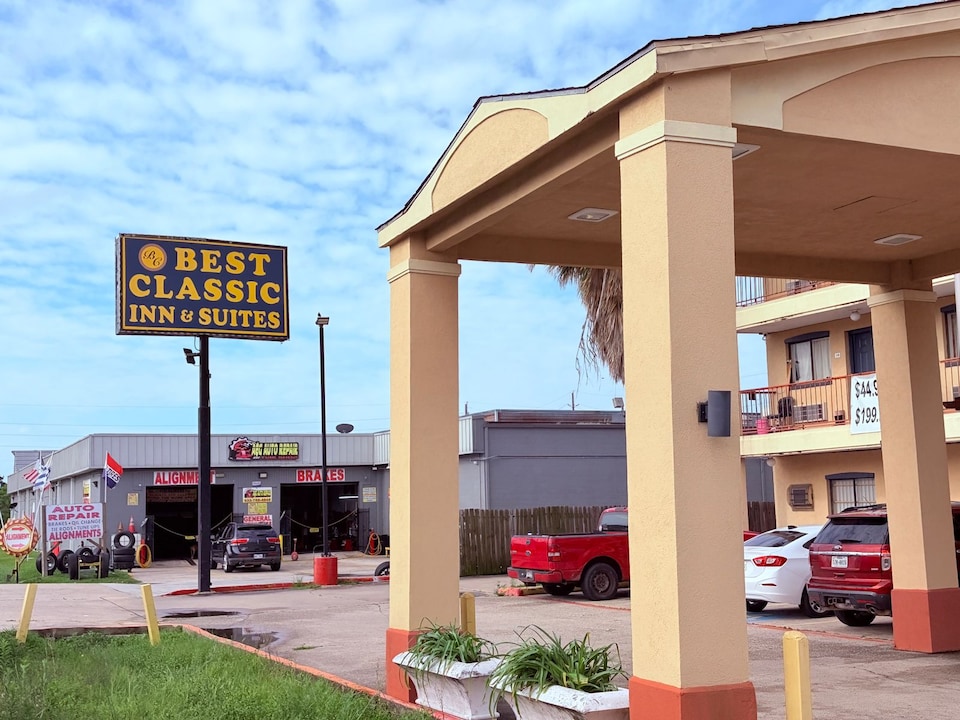 Best Classic Inn & Suites Houston I 45 near IAH, C77014, Houston