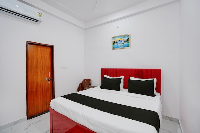 SPOT ON Neel Sarover Residency & Banquet Hall 