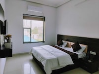 Hotel O Royal Vista 