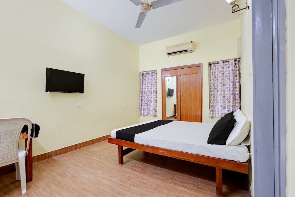 Spot On MURE GUEST HOUSE, Bus Stand Nagpur, Nagpur