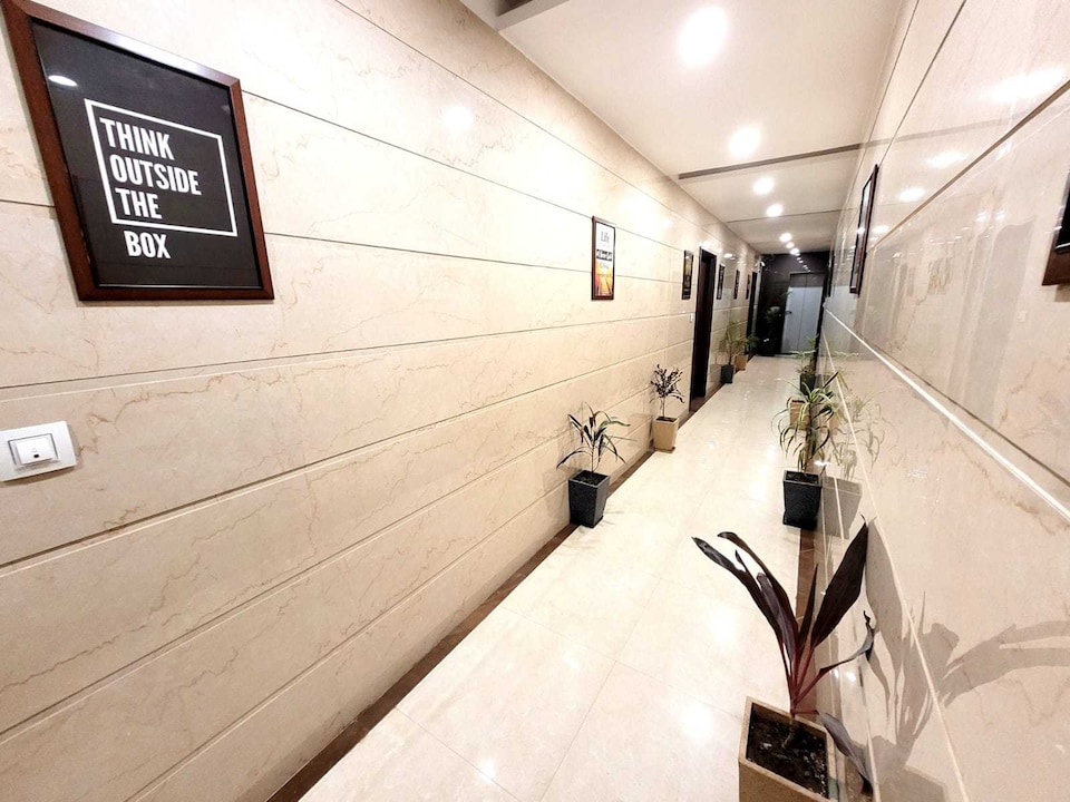 Hotel O Sallow Royal Suites, Amritsar Bus Stand, Amritsar