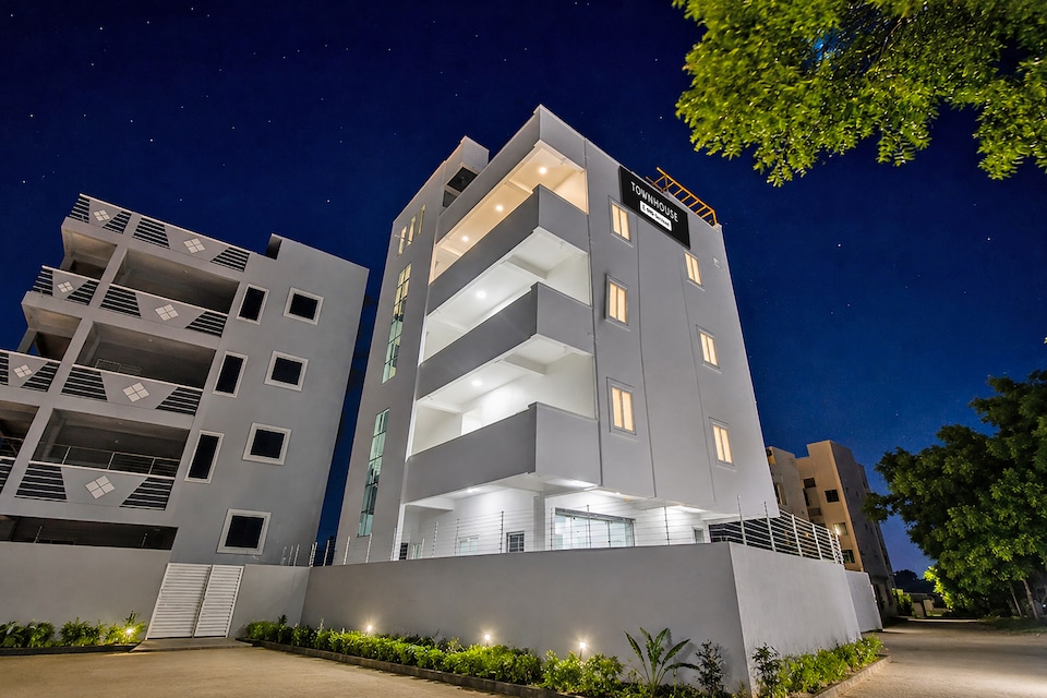 Super Townhouse MJR Square Mall Formerly Seton, LB Nagar-Uppal, Hyderabad