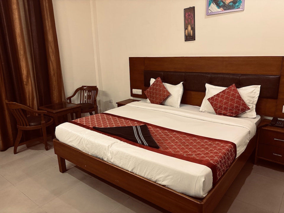 Hotel O  Vinayak Guest House &PG, Greater Noida, Noida
