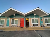 Gray Plaza Motel Benton Rend Lake I-57 