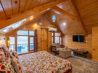 DanCenter Riverside Lexus Regency Pahalgam
