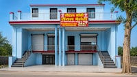 Hotel O Boby Royal Palace