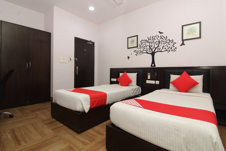 OYO 14501 Hotel Hill View Guest House Begumpet, Begumpet-II, Hyderabad