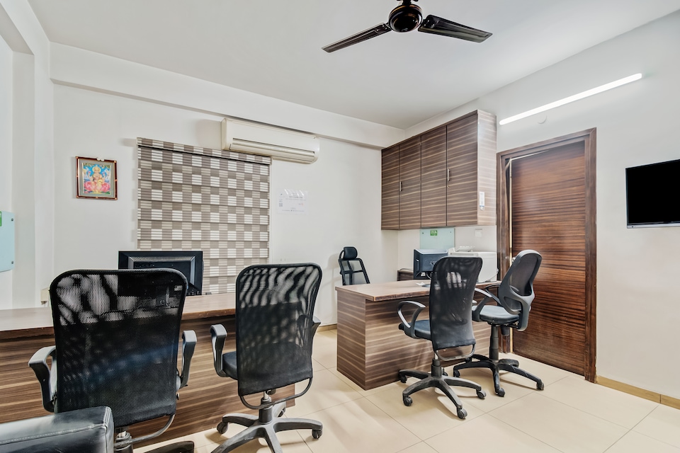 Capital O 14502 Hotel Hill View Guest House Hitech City, Hitech City Hyderabad, Hyderabad