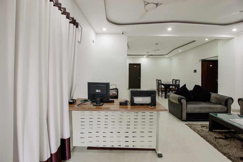 Capital O 14503 Hotel Hill View Guest House, Jubilee Hills, Hyderabad