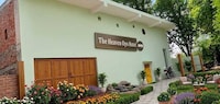 SPOT ON The Heaven Oyo Hotel
