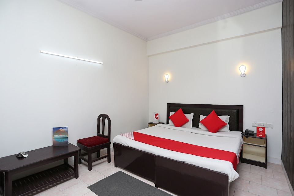  Live as AGR819, Fatehabad Road, Agra