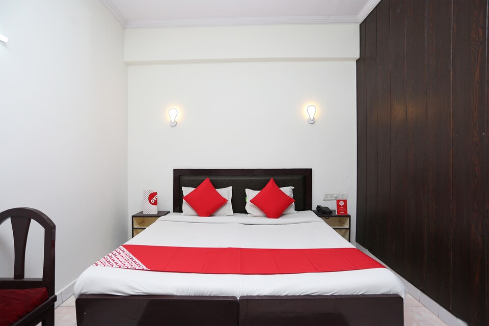  Live as AGR819, Fatehabad Road, Agra