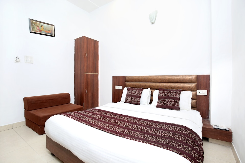 OYO 14515 Hotel Paras Regency, Amritsar Bus Stand, Amritsar