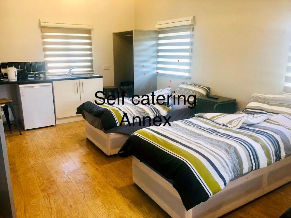 OYO Elmcroft Guest House, Epping (Greater London), Epping