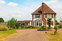 OYO Elmcroft Guest House