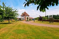 OYO Elmcroft Guest House