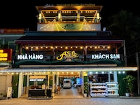 Collection O Anh Vu Near Phu Quoc Nigh Market