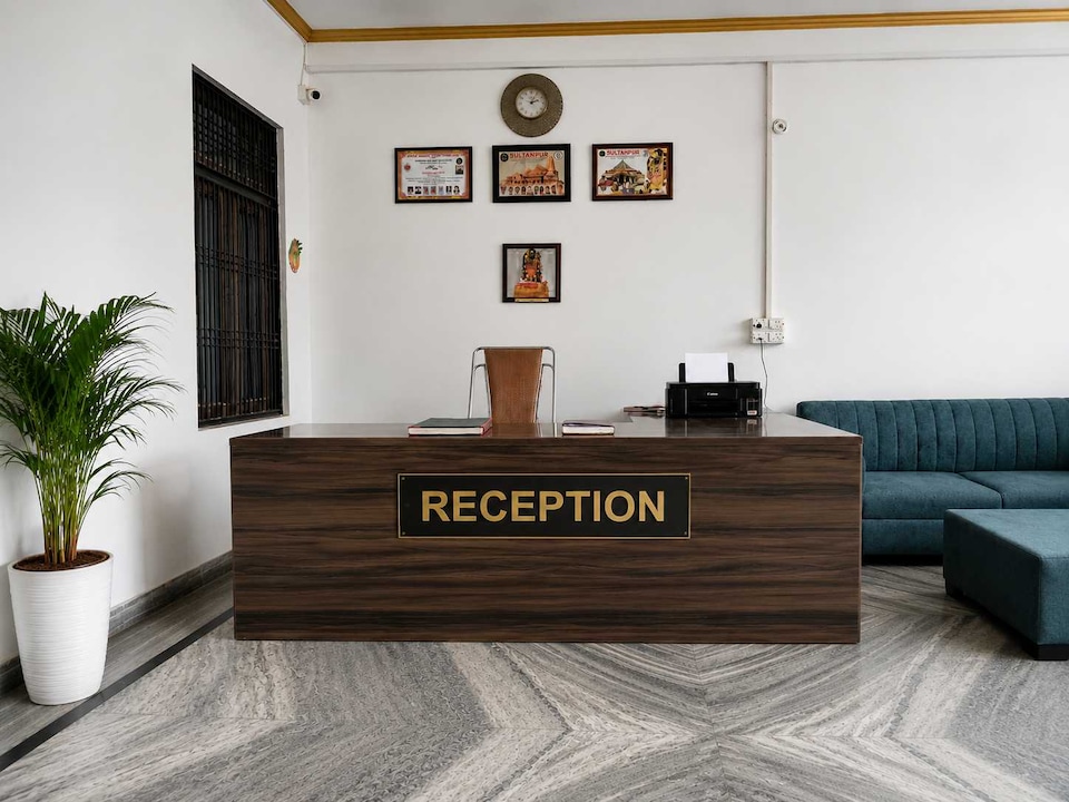 Hotel O Surya guest house, Sultanpur, Sultanpur