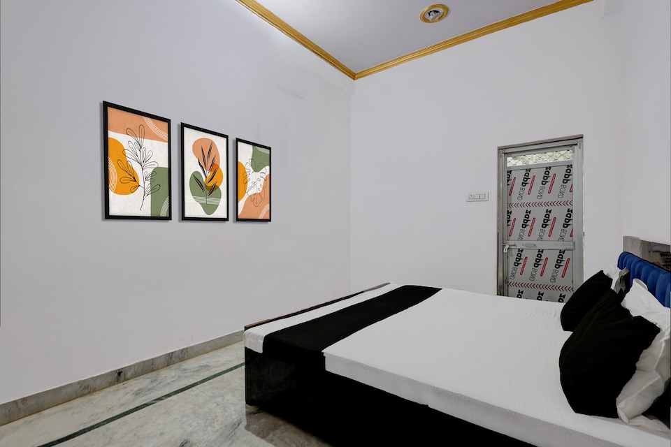 Hotel O Surya guest house, Sultanpur, Sultanpur