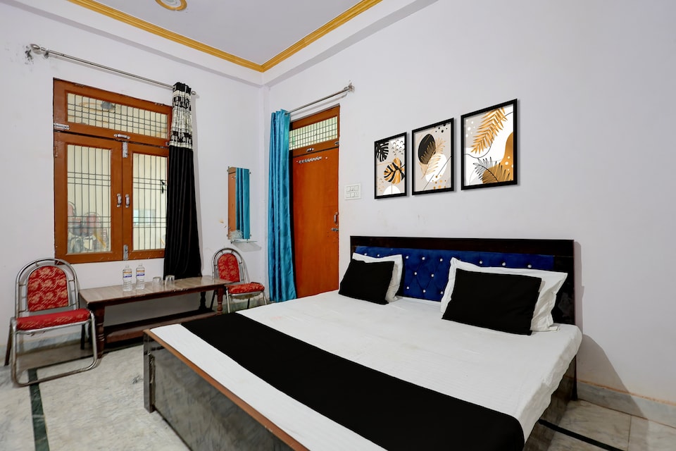 Hotel O Surya guest house, Sultanpur, Sultanpur