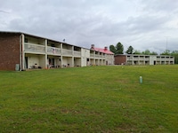 Hometown Inn Staunton VA near Hwy 11
