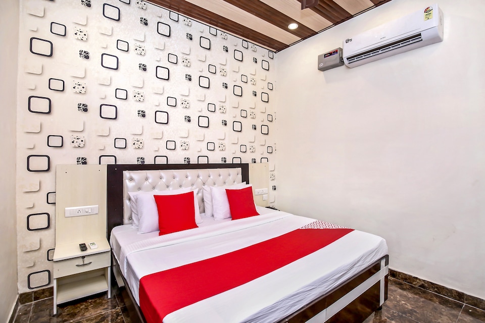 OYO 14529 The Sitara Hotel, Zirakpur, Zirakpur
