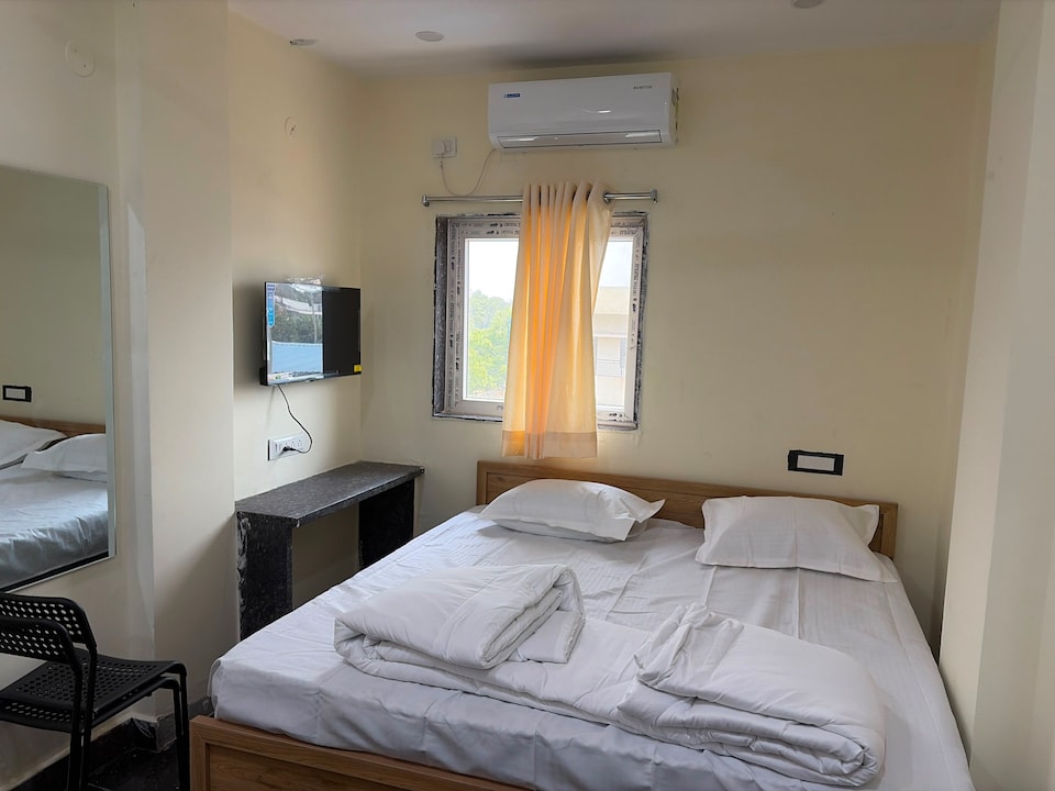 Hotel O Nampally Grand, LB Nagar-Uppal, Hyderabad