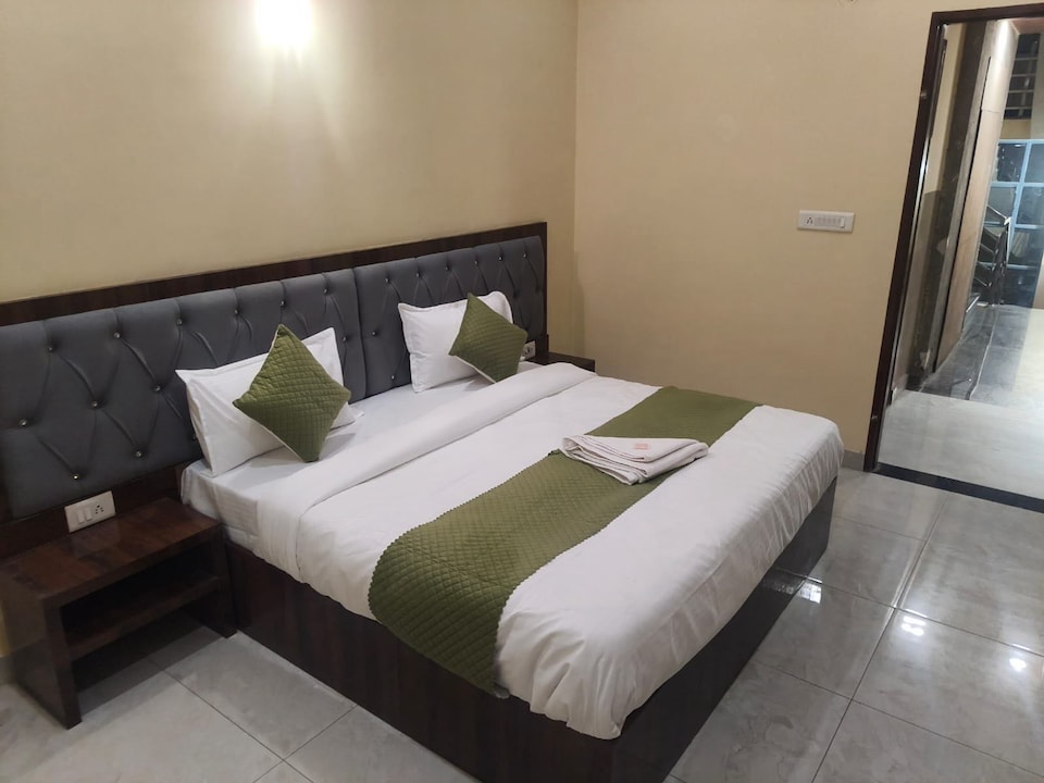 Hotel O Livesh, C Scheme Jaipur, Jaipur