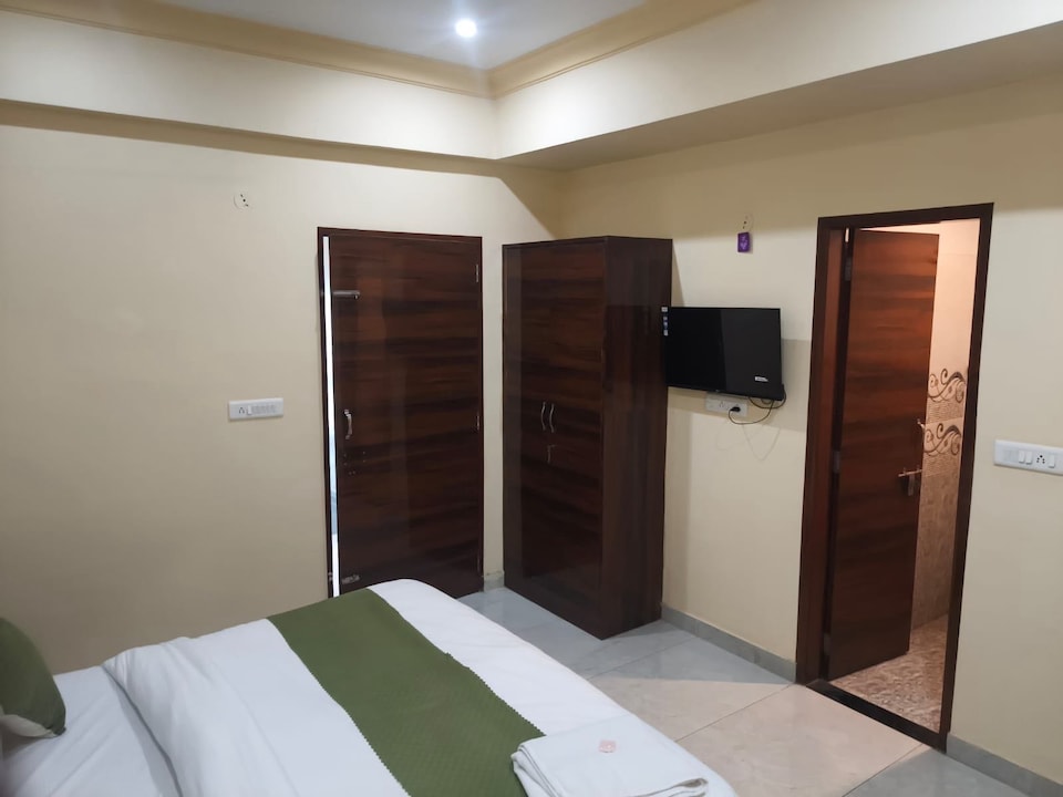 Hotel O Livesh, C Scheme Jaipur, Jaipur