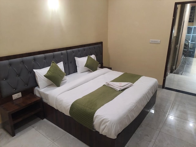 Hotel O Livesh