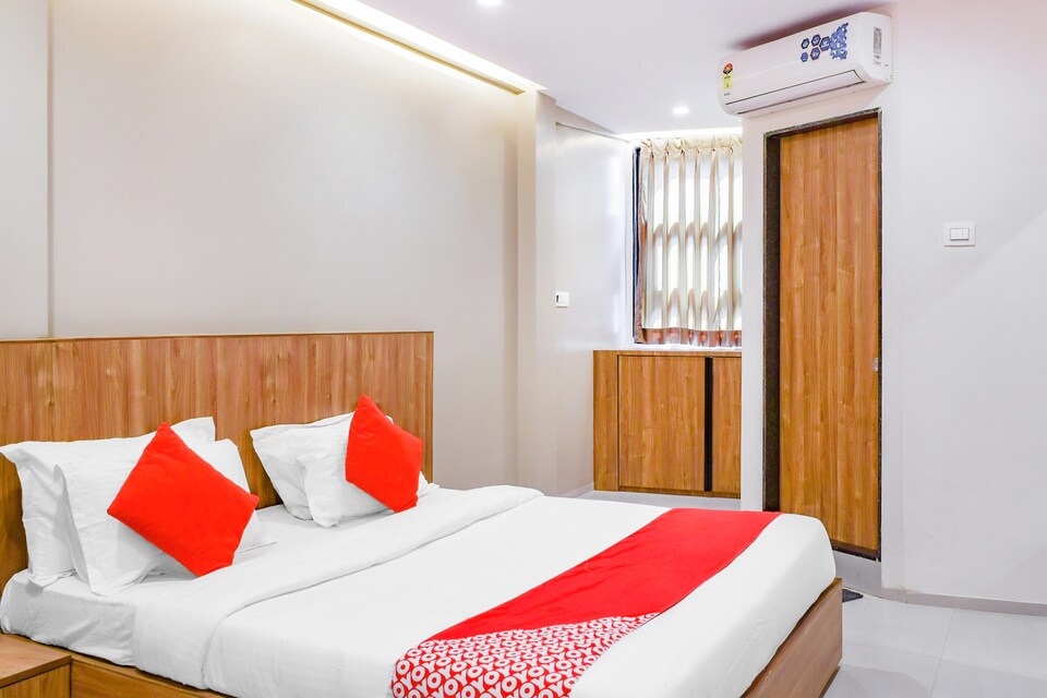 OYO 14544 Hotel Pacific Inn, Surat Railway Station, Surat