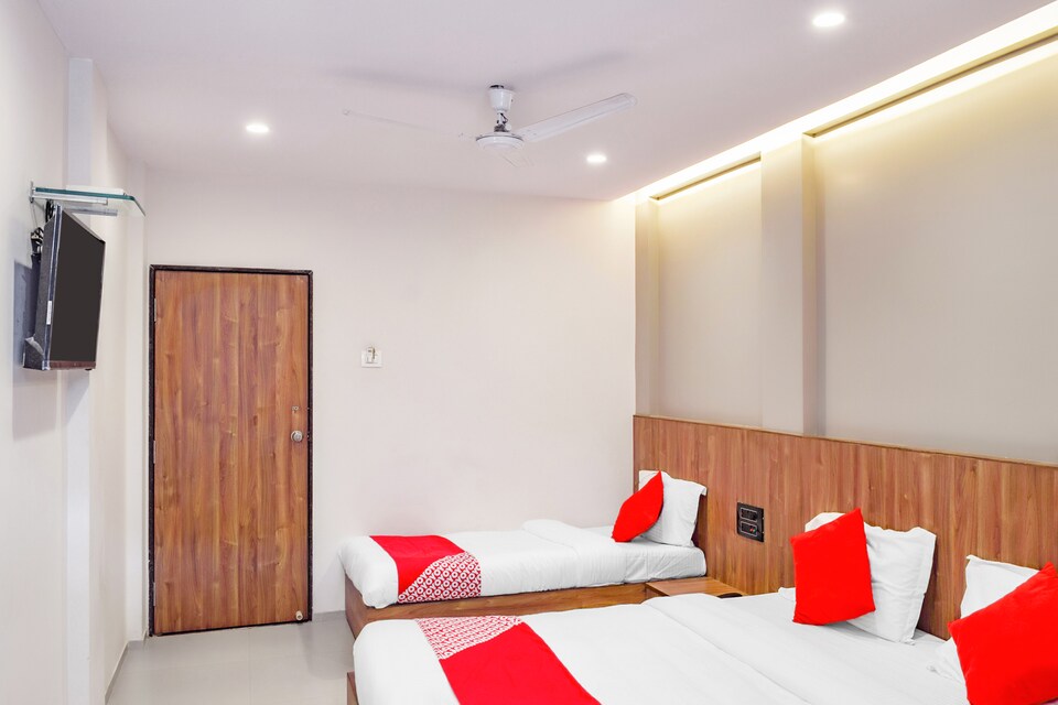 OYO 14544 Hotel Pacific Inn, Surat Railway Station, Surat