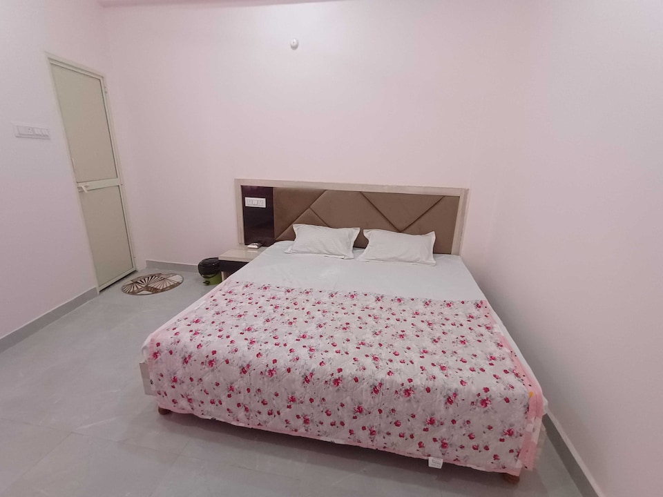 Spot On Relax Inn , Hamidia Road Bhopal, Bhopal