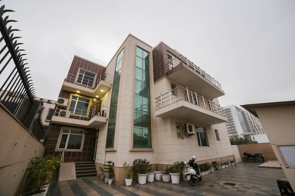 Collection O Satguru House, Medanta, Gurgaon