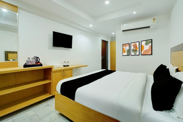 Townhouse Hillview Tirupati Formerly Hotel Looranova