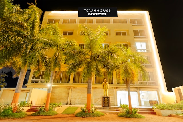 Townhouse Hillview Tirupati Formerly Hotel Looranova
