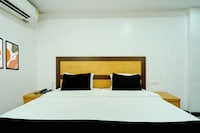 Townhouse Hillview Tirupati Formerly Hotel Looranova