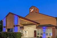 Garland Inn & Suites near Dallas TX