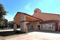 Garland Inn & Suites near Dallas TX