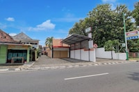 Dancenter Endrayanti Inn Syariah